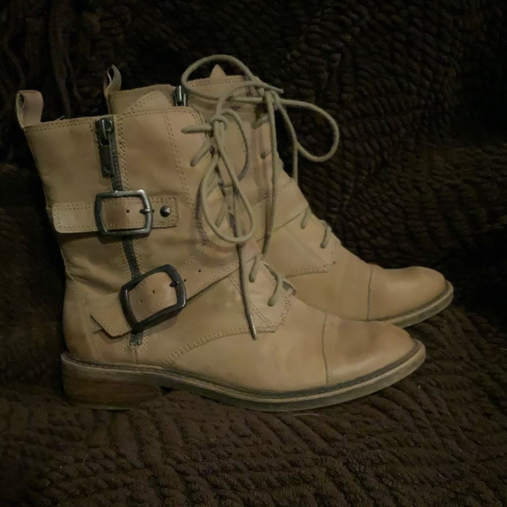 Lucky Brand blonde ankle tie up boots
